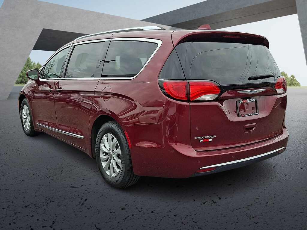 Used 2018 Chrysler Pacifica Touring L Plus Minivan