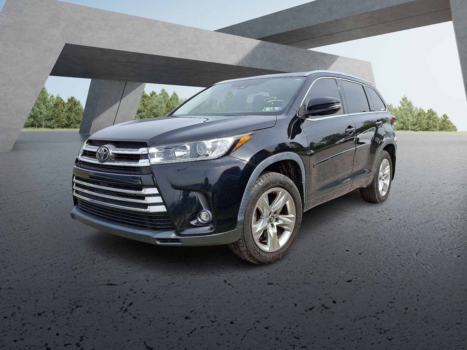 2019 Toyota Highlander Limited photo 2