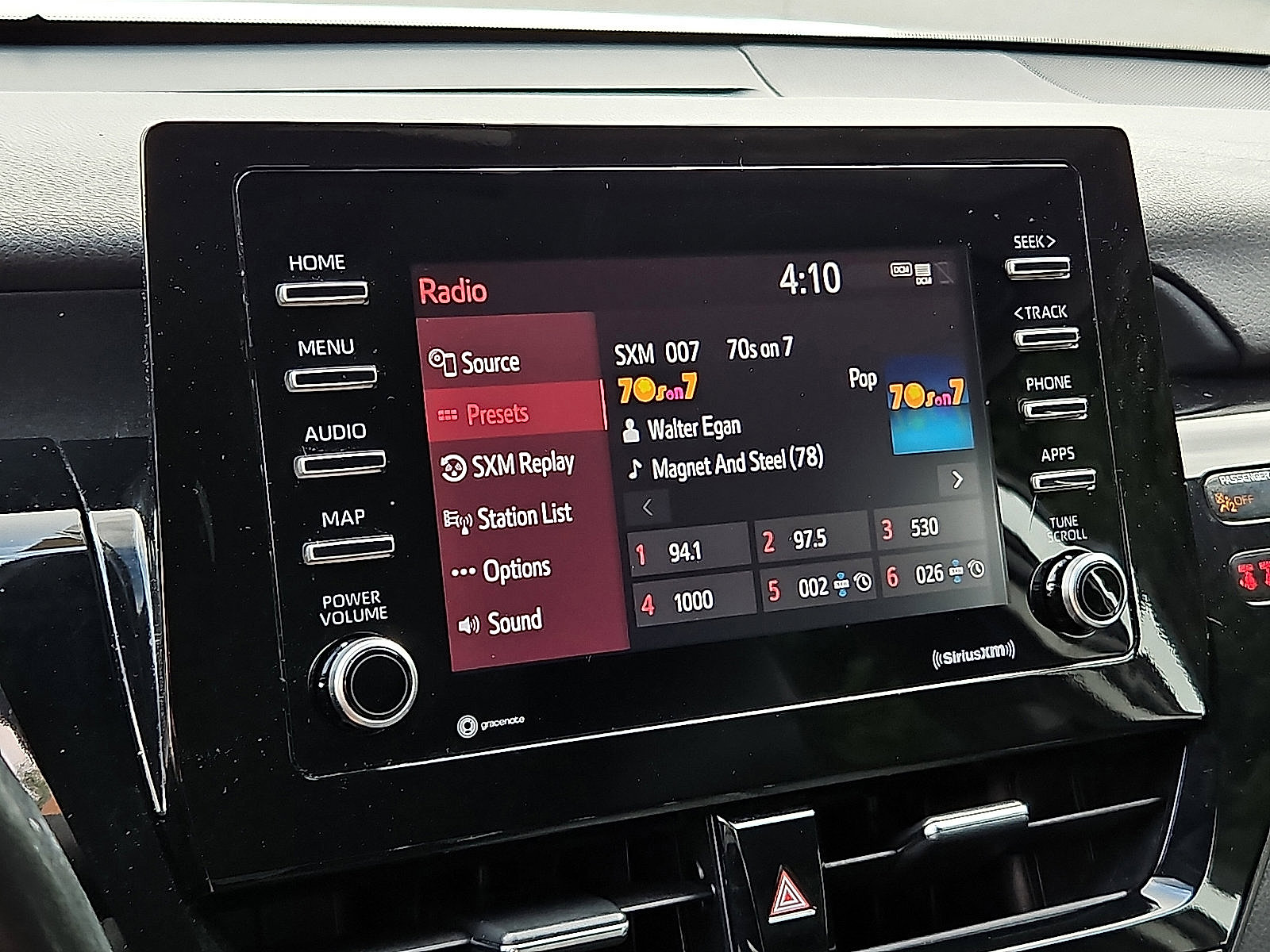 2023 Toyota Camry SE - Photo 16