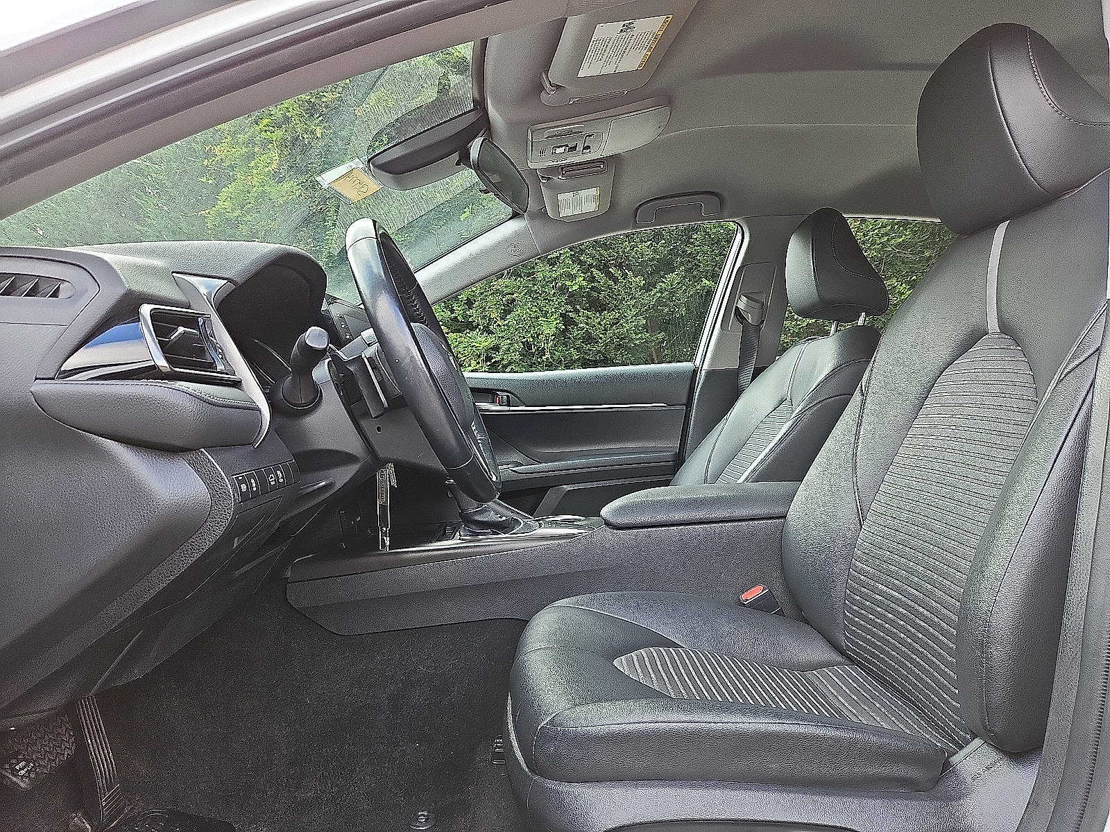 2023 Toyota Camry SE - Photo 13