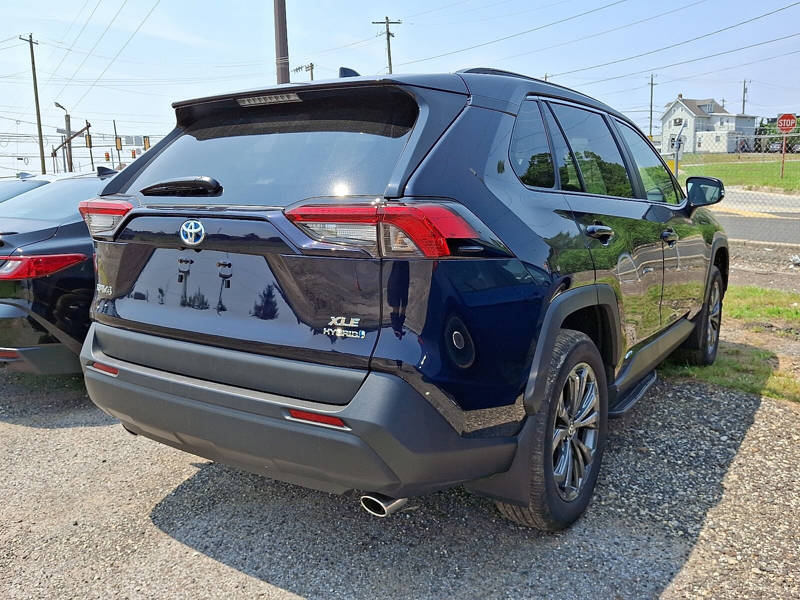 2024 Toyota RAV4 Hybrid XLE Premium photo 3