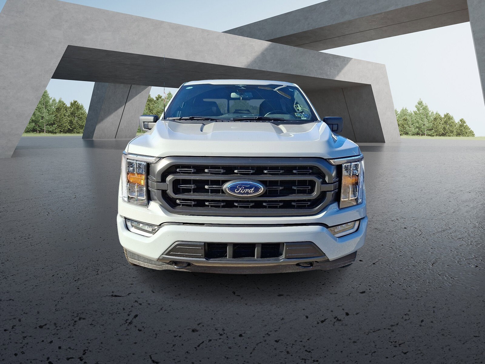 2023 Ford F-150 XLT photo 2