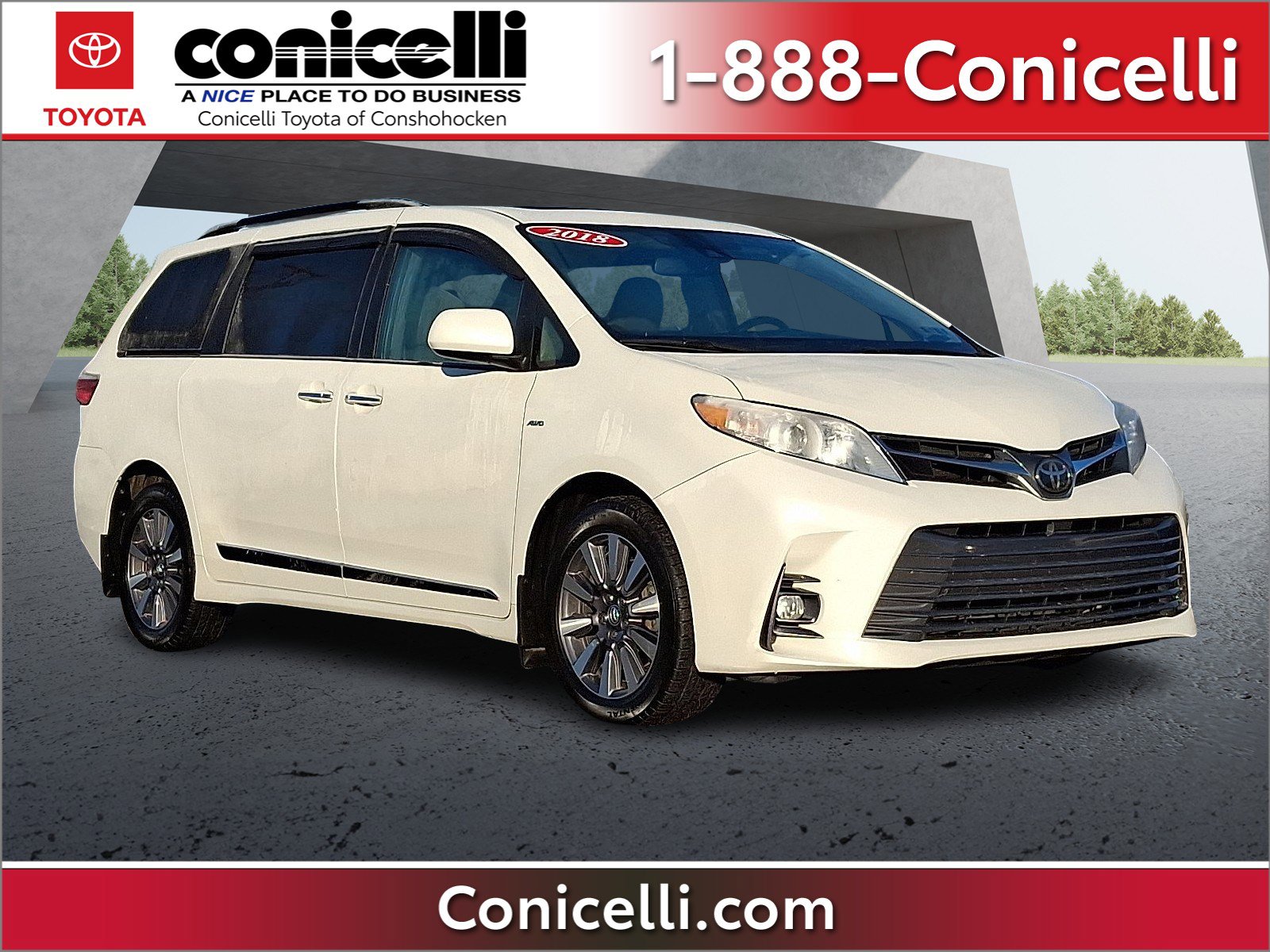 2018 Toyota Sienna XLE's photo