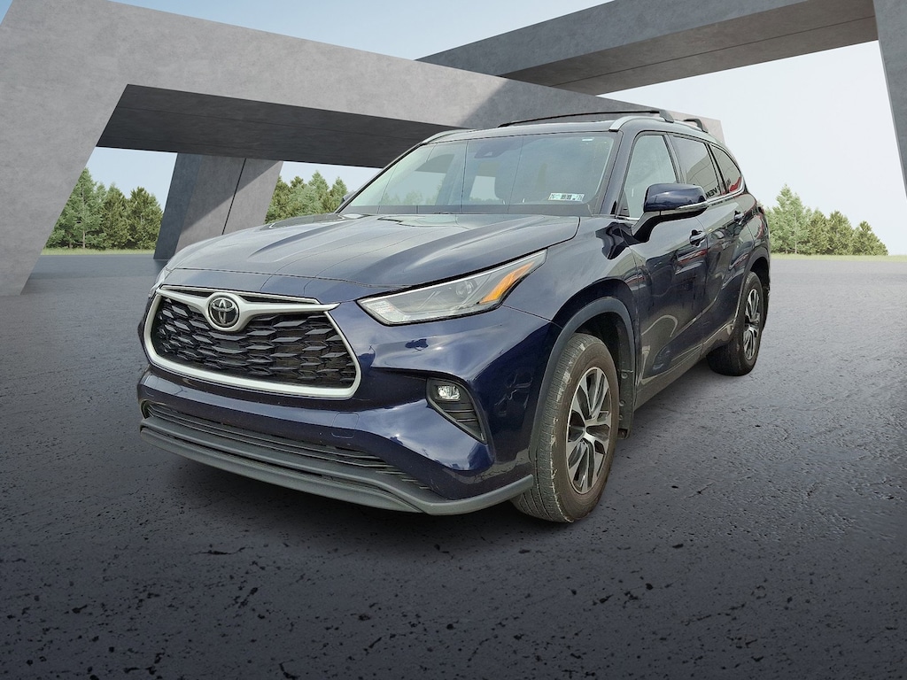 Certified 2022 Toyota Highlander XLE Sport Utility
