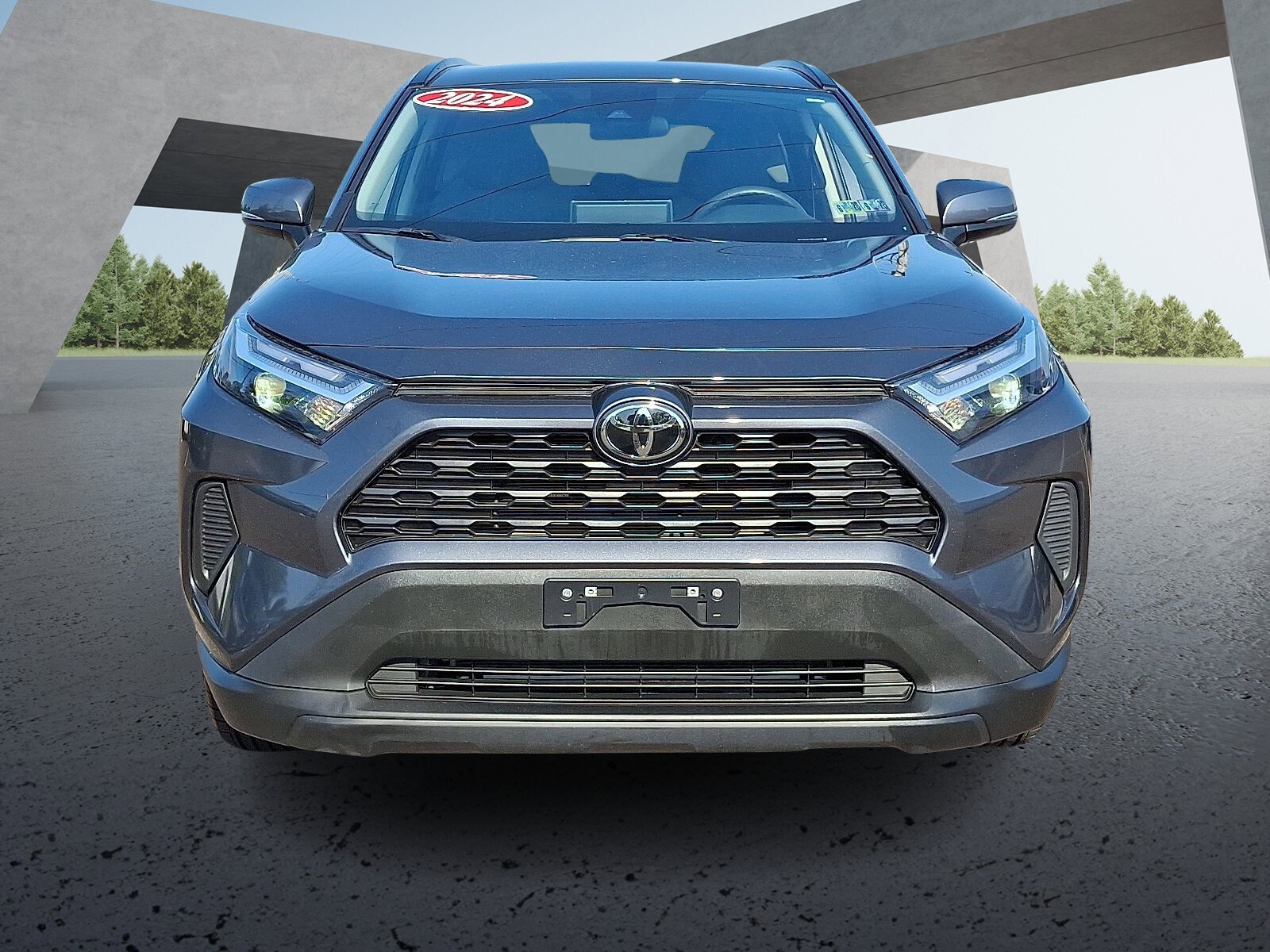 2024 Toyota RAV4 XLE photo 2