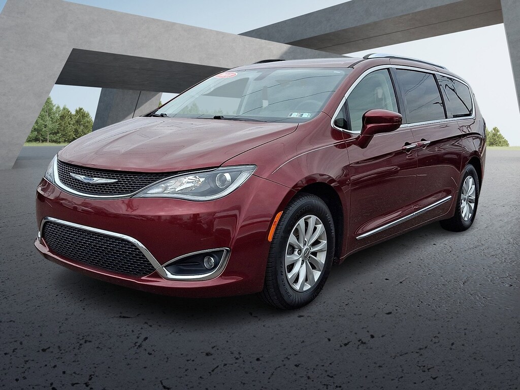 Used 2018 Chrysler Pacifica Touring L Plus Minivan