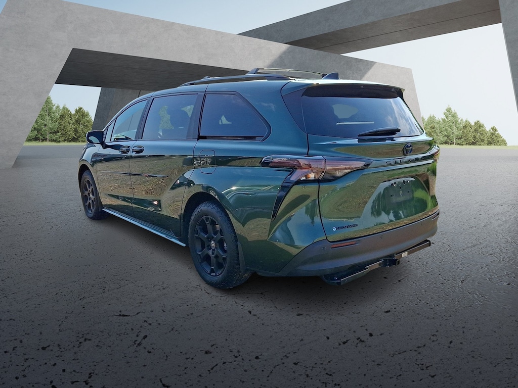 Certified 2025 Toyota Sienna Woodland Edition Minivan