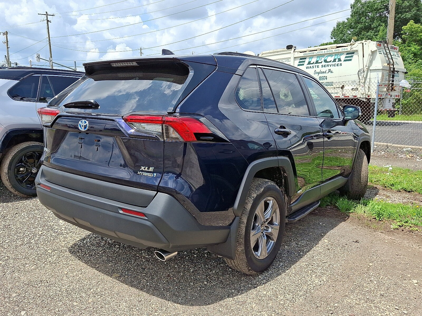 2024 Toyota RAV4 Hybrid XLE photo 4