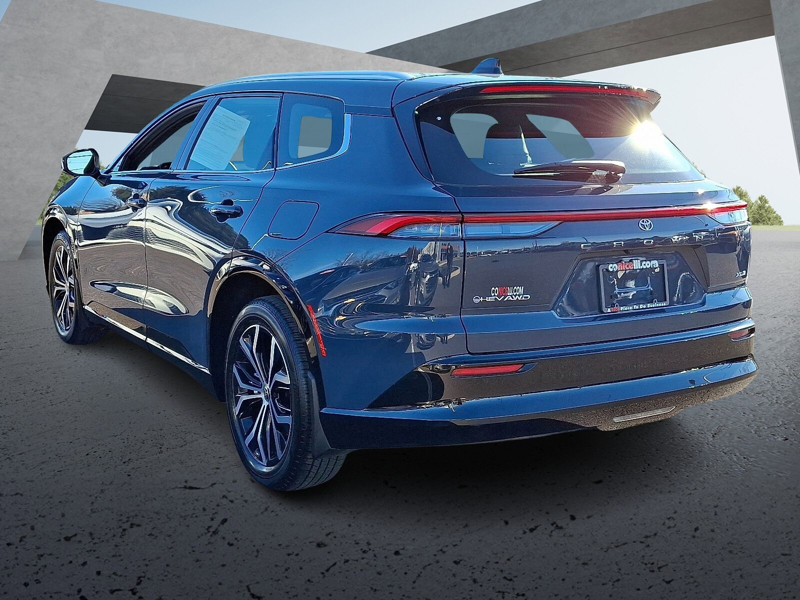 2025 Toyota Crown Signia XLE photo 4