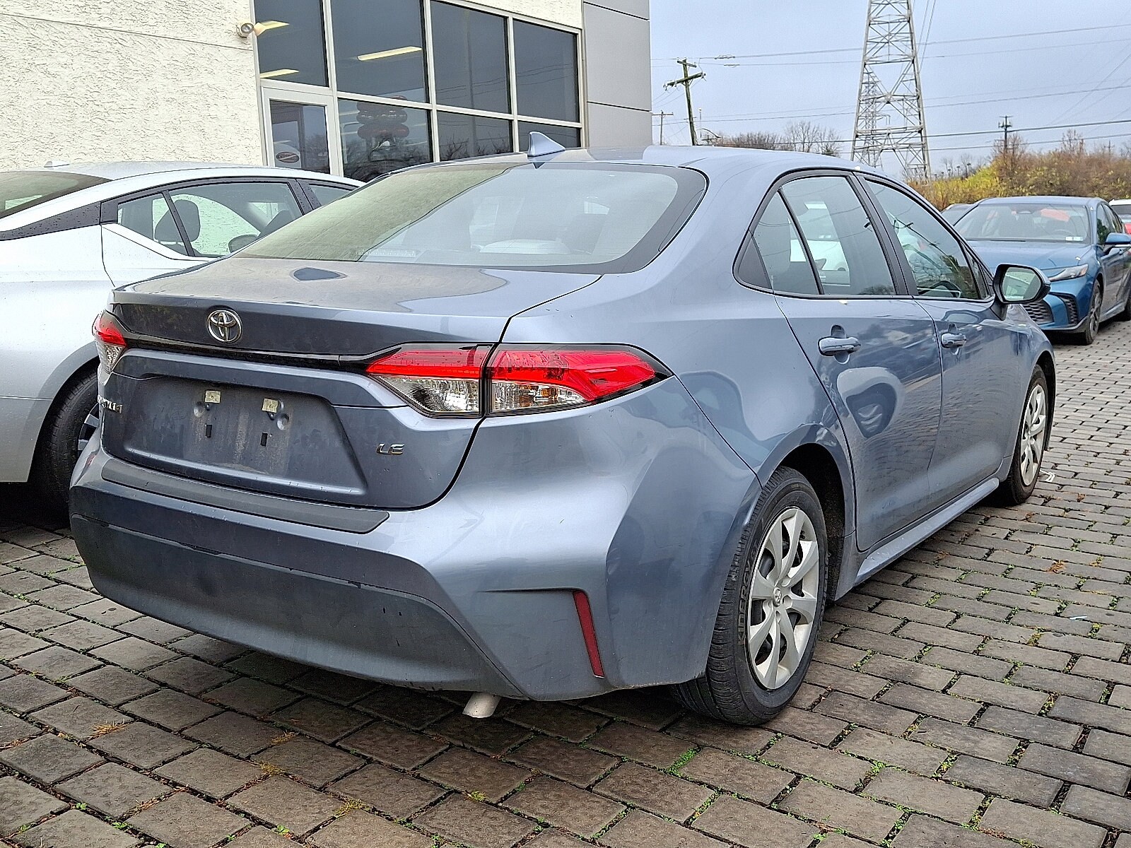 2025 Toyota Corolla LE photo 3
