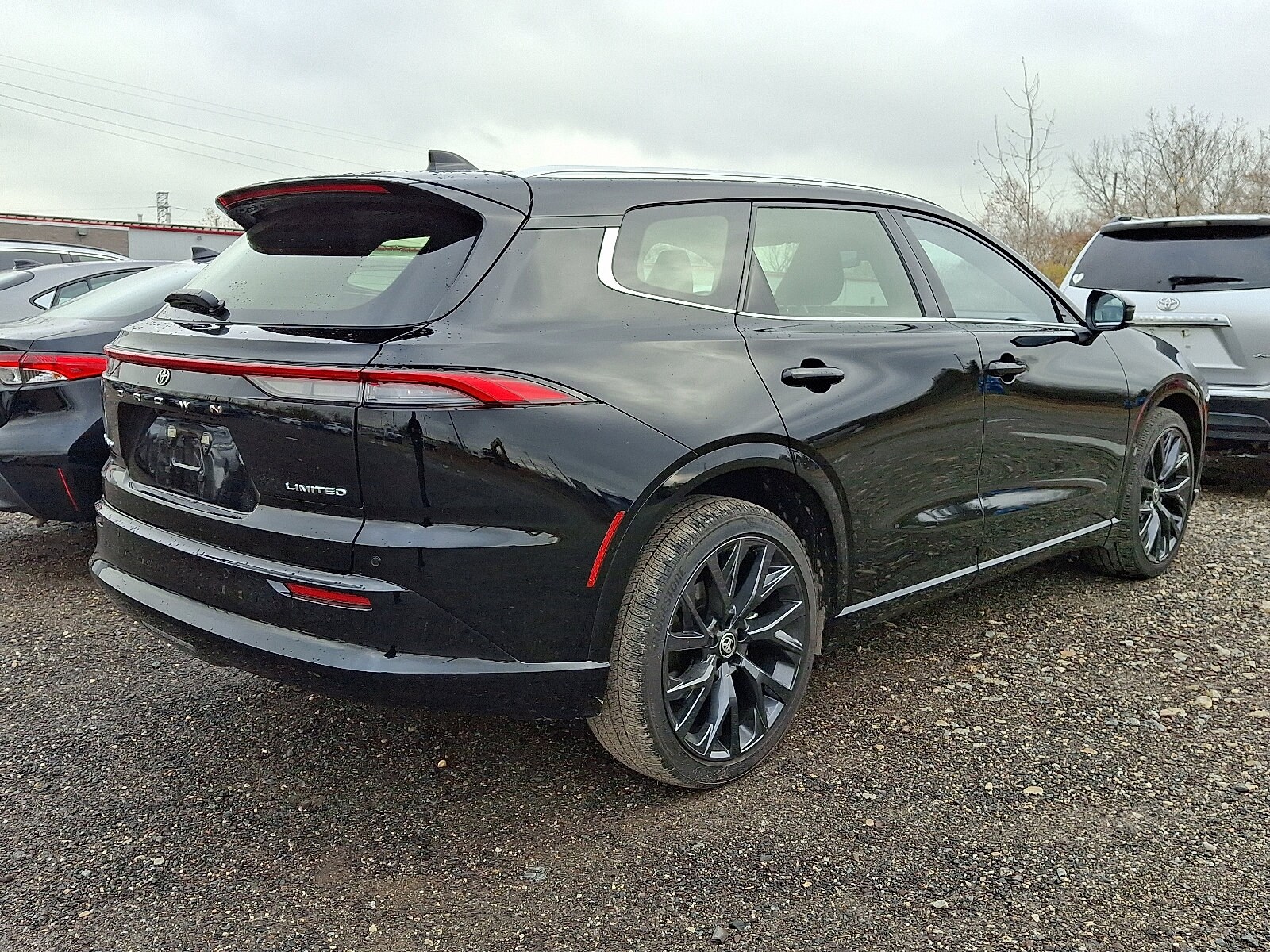 2025 Toyota Crown Signia Limited photo 4