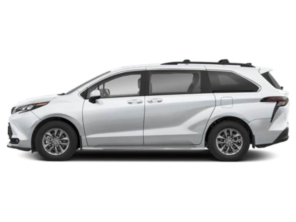 Used 2025 Toyota Sienna XLE Minivan