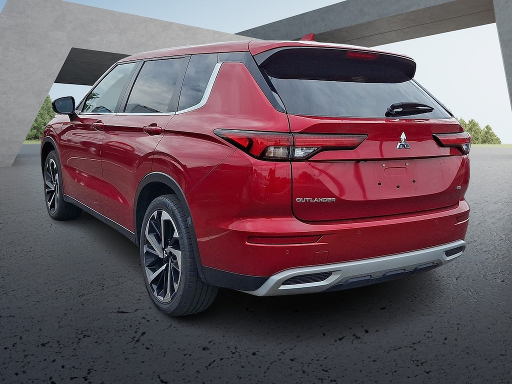 Used 2024 Mitsubishi Outlander SE Sport Utility