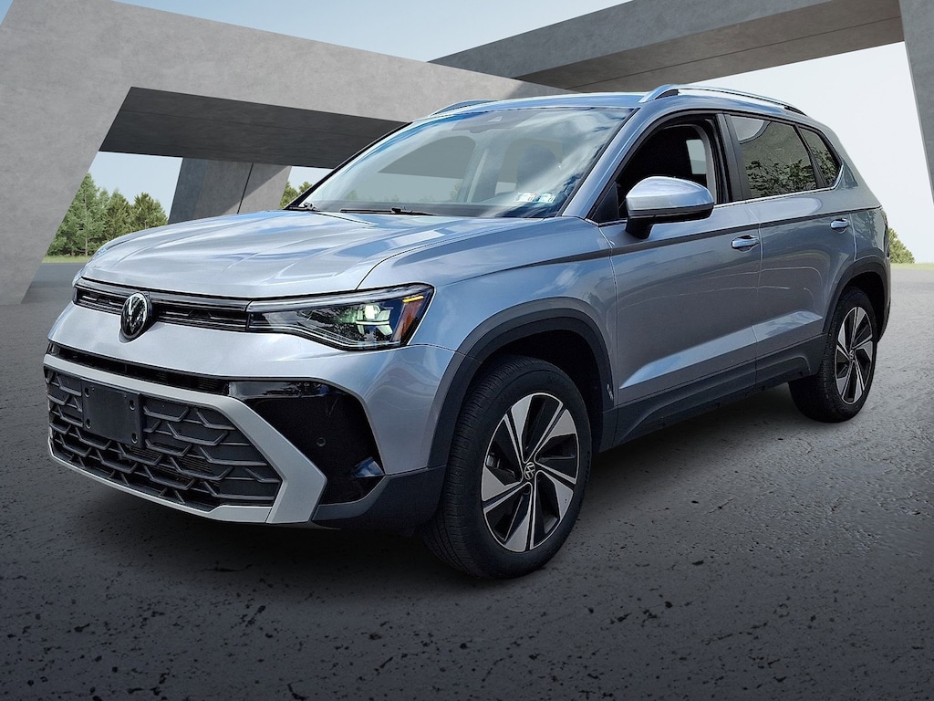 Used 2025 Volkswagen Taos SE Sport Utility