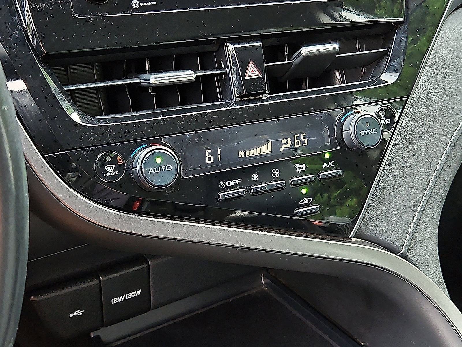 2023 Toyota Camry SE - Photo 15