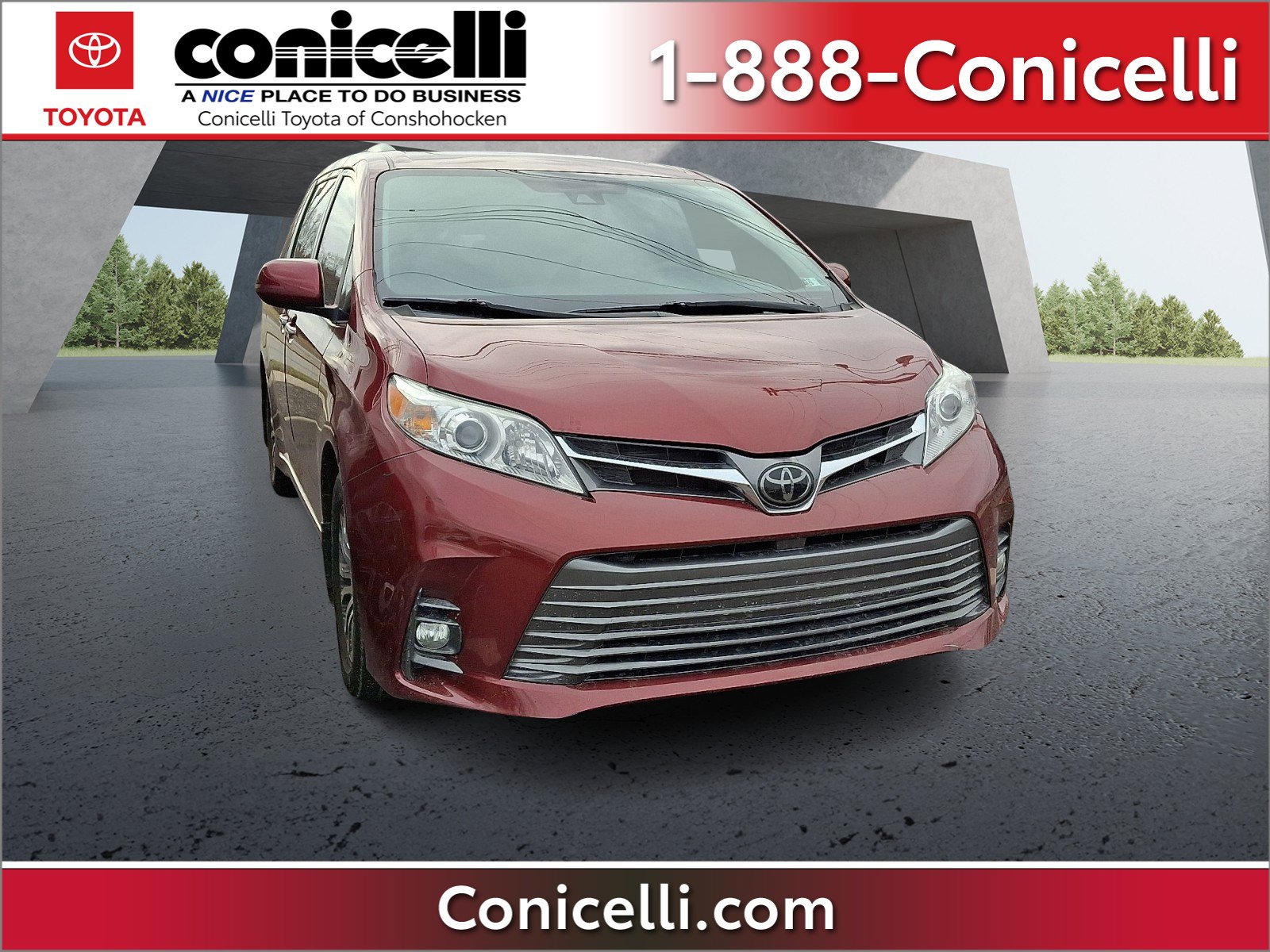 2020 Toyota Sienna XLE's photo