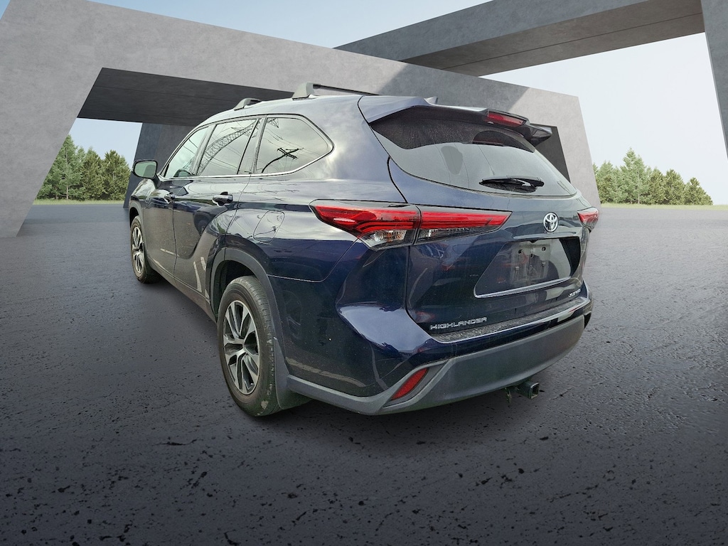 Certified 2022 Toyota Highlander XLE Sport Utility