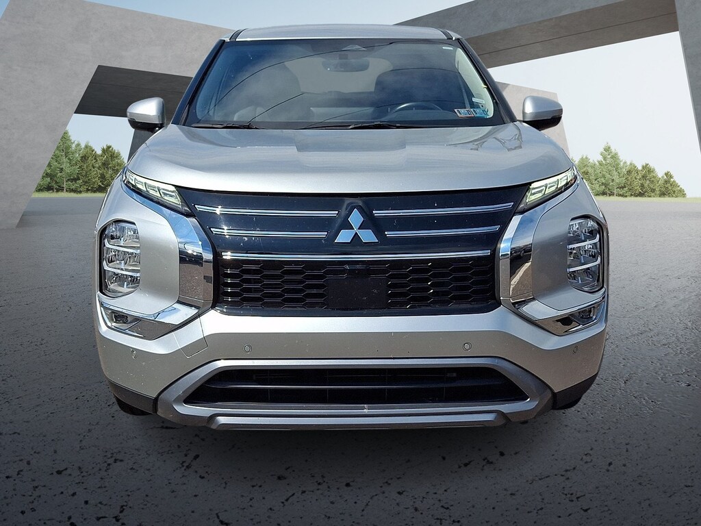 Used 2025 Mitsubishi Outlander SE Sport Utility