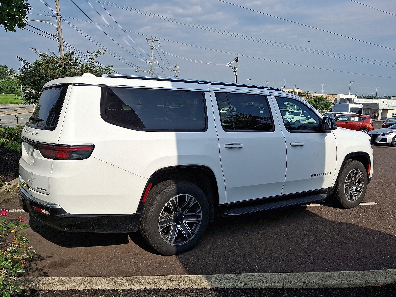 2023 Jeep Wagoneer L Series II photo 4