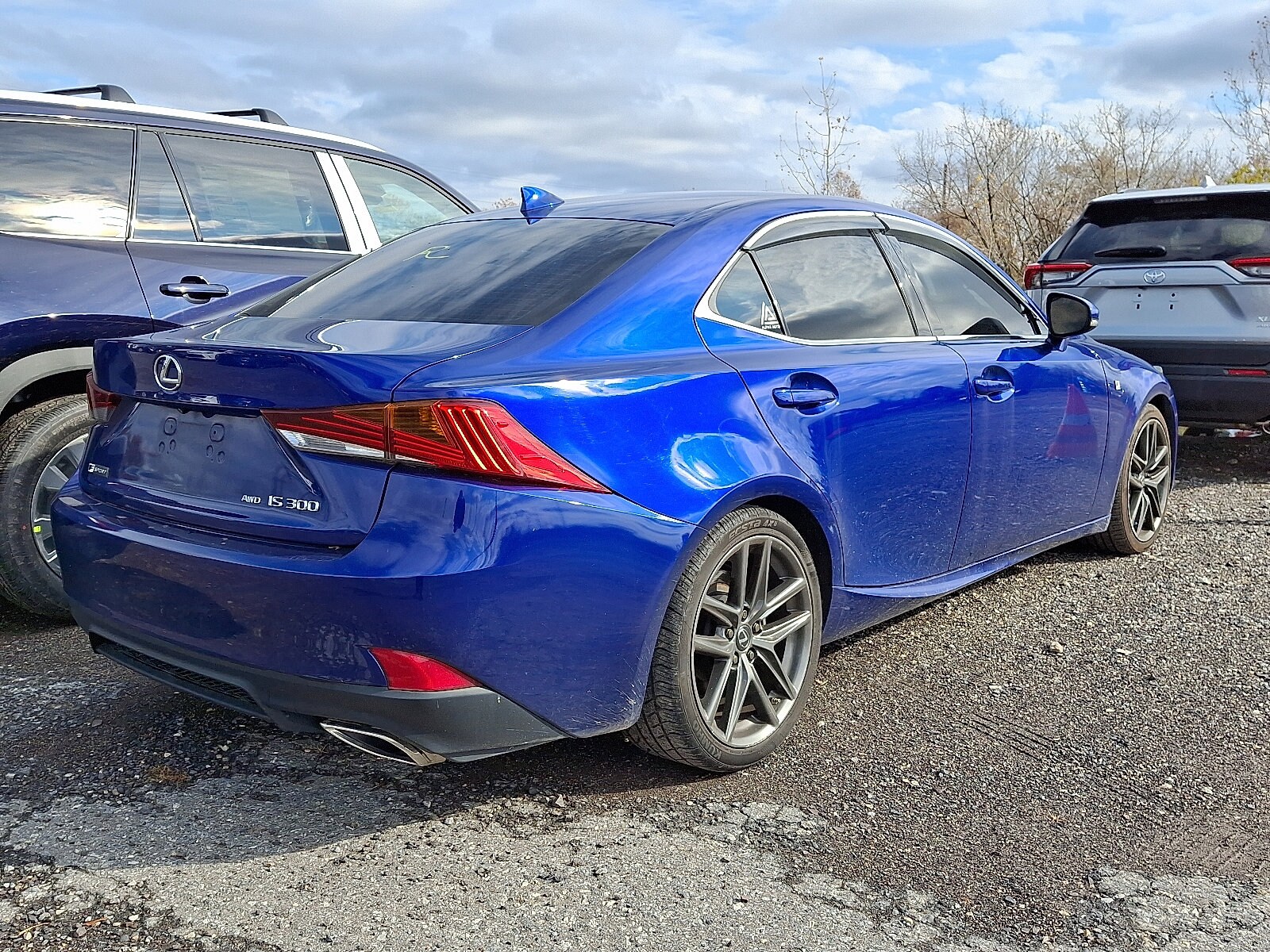 2019 Lexus IS 300 F SPORT AWD photo 4