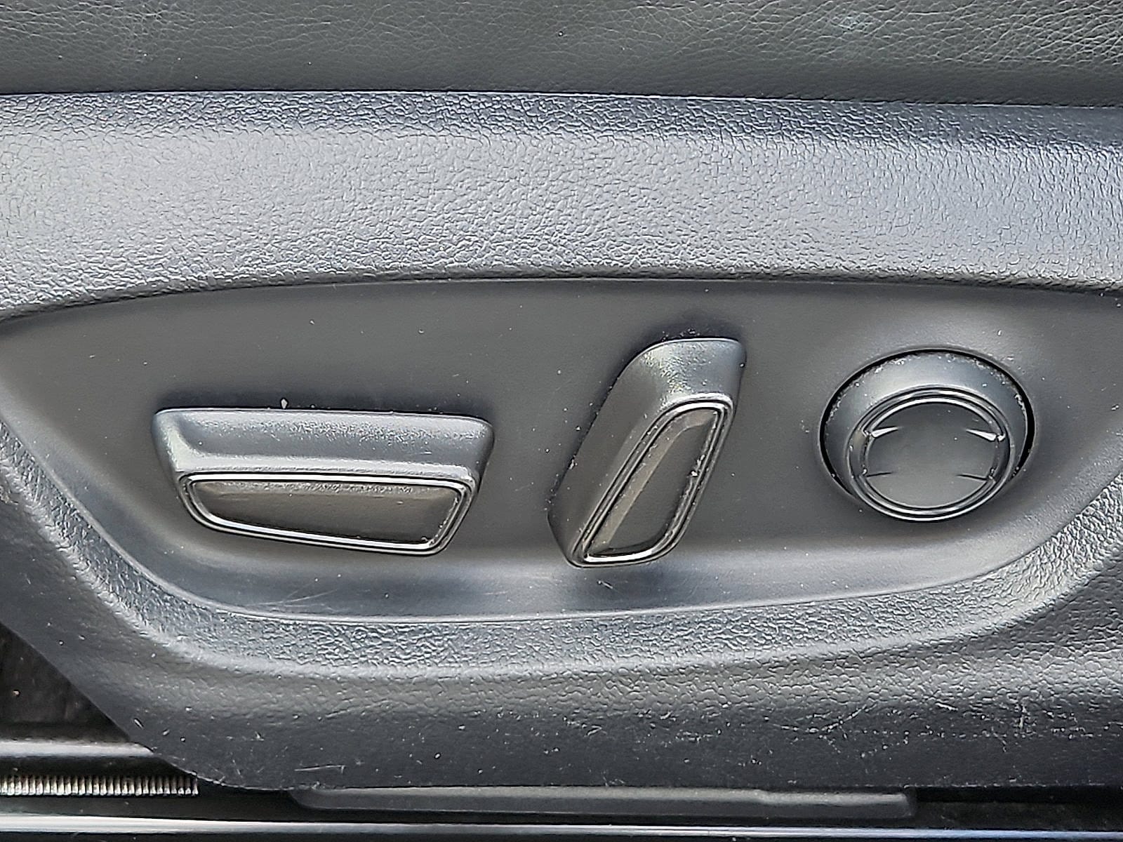 2023 Toyota Camry SE - Photo 25