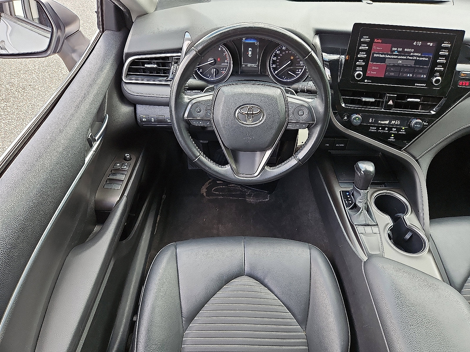 2023 Toyota Camry SE - Photo 11