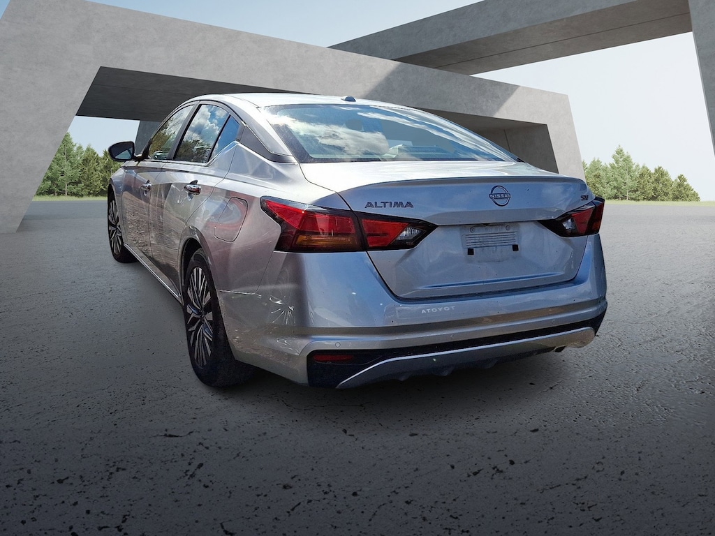Used 2023 Nissan Altima 2.5 SV Sedan