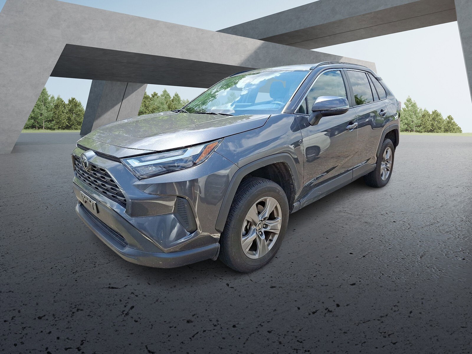2024 Toyota RAV4 XLE photo 2