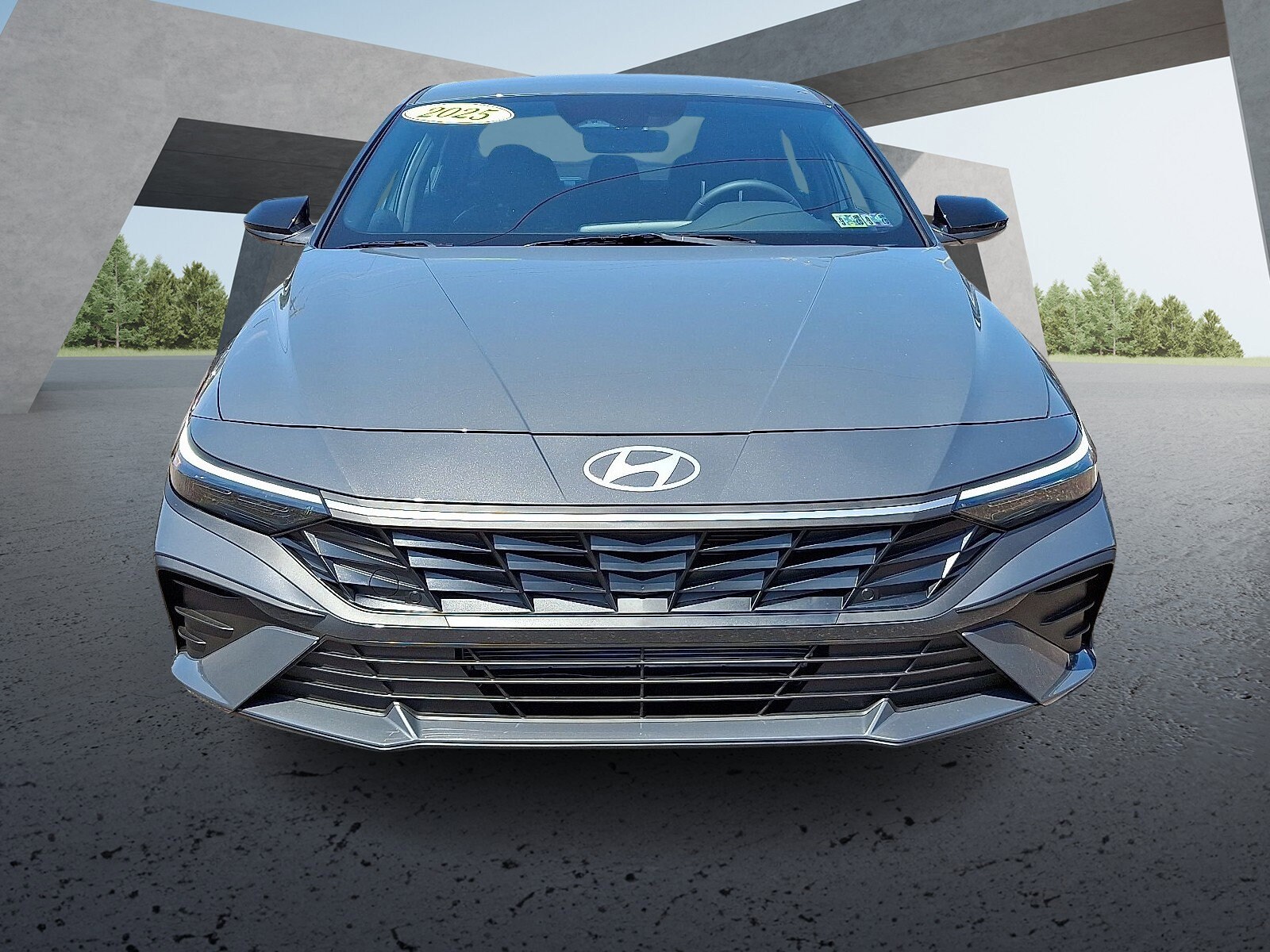 2025 Hyundai Elantra SEL Sport photo 2