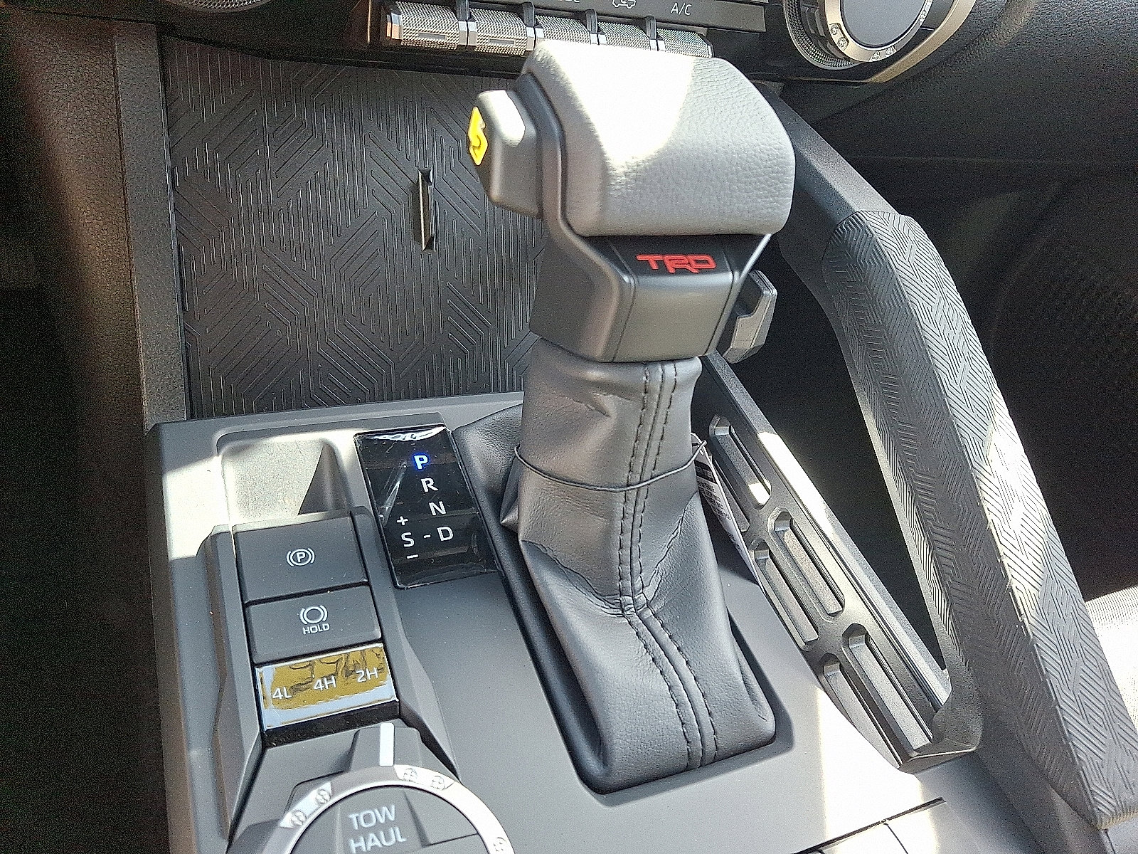 2025 Toyota Tacoma TRD Off Road - Photo 13