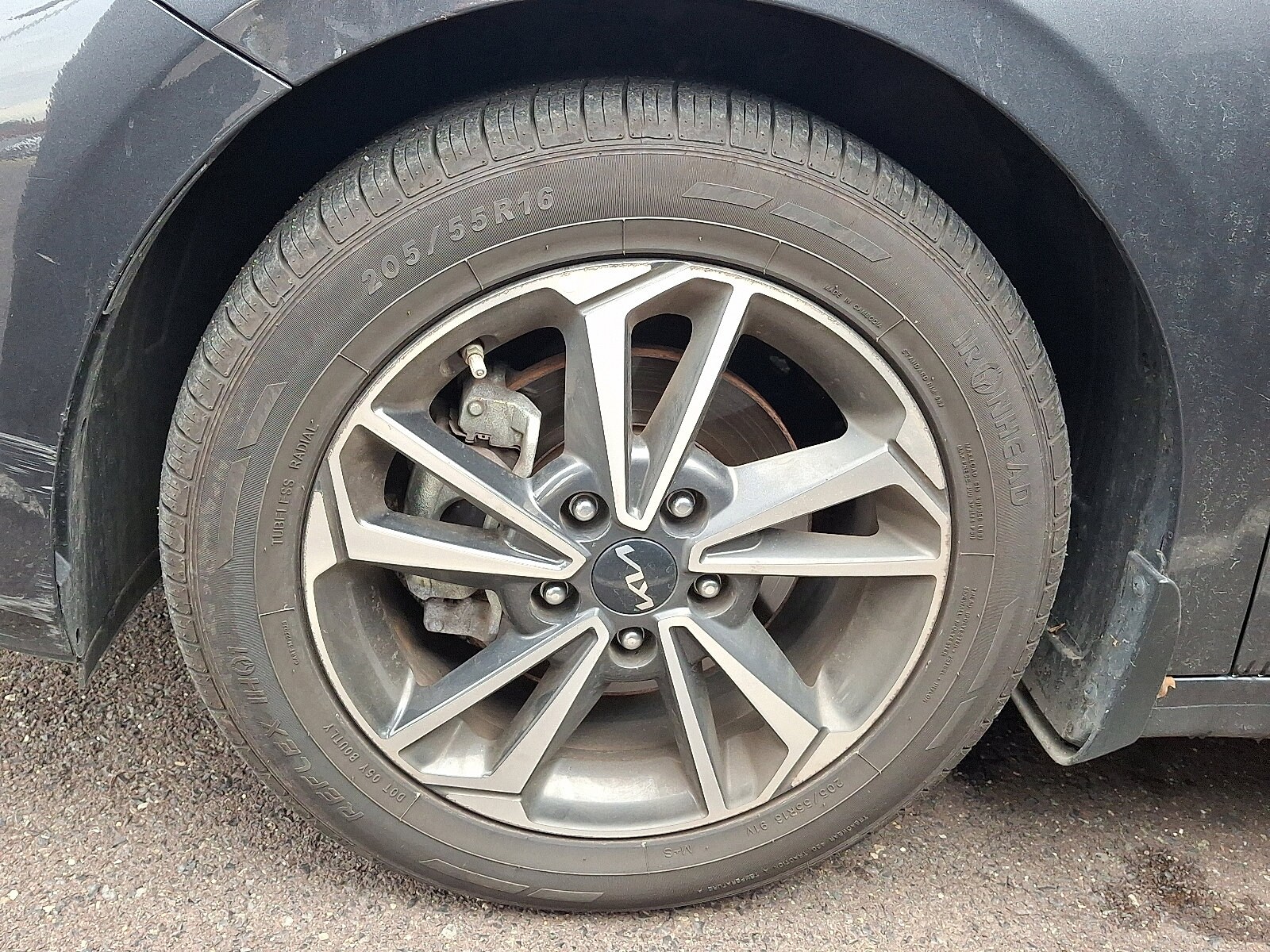 2023 Kia Forte LXS photo 3