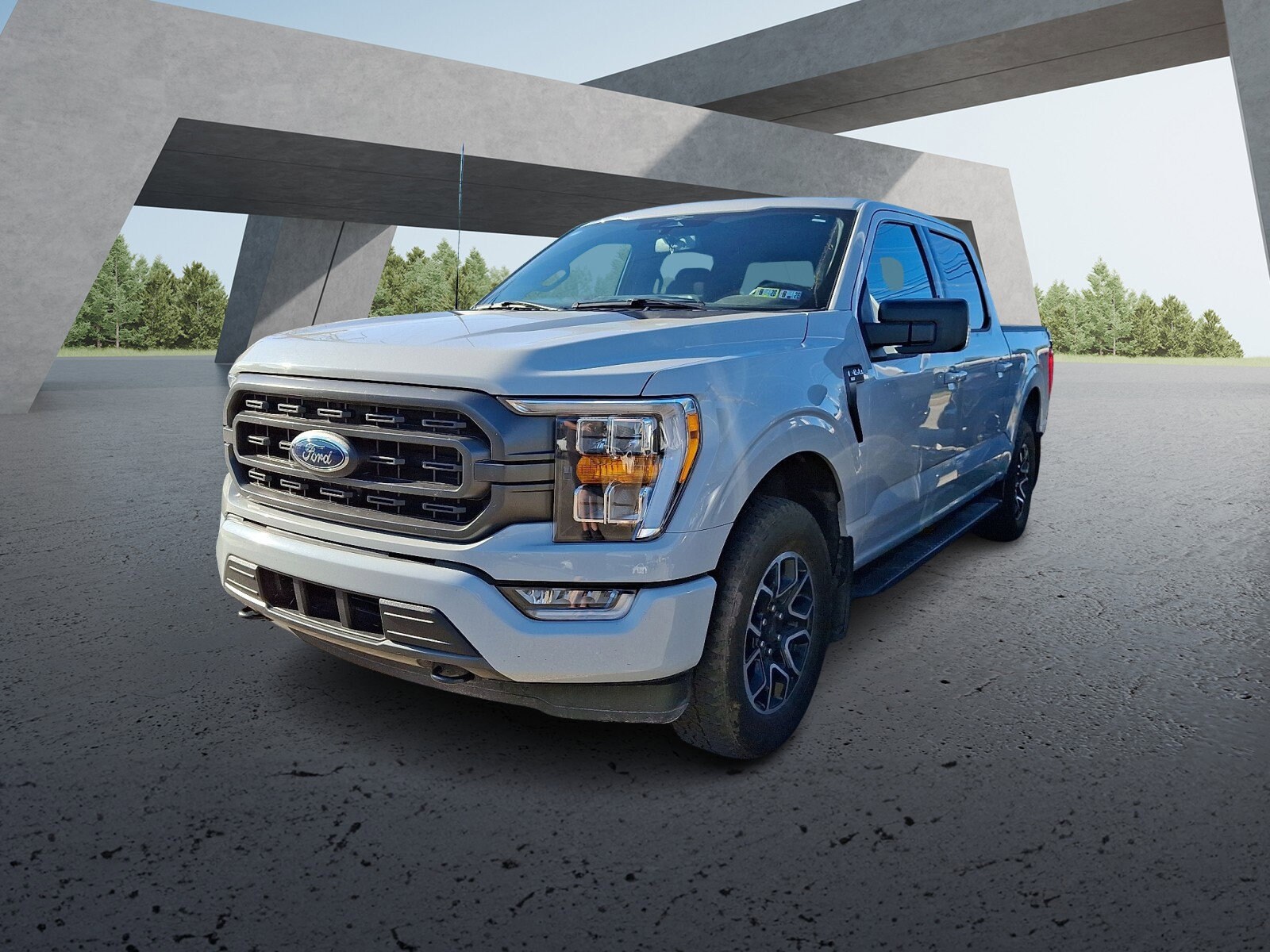 2023 Ford F-150 XLT photo 3