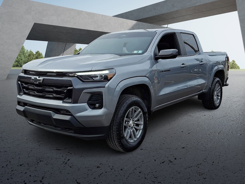 Used 2024 Chevrolet Colorado 4WD LT Truck