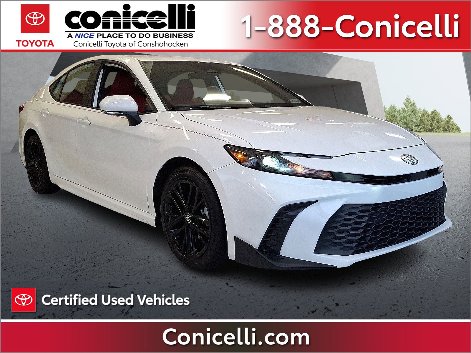 2025 Toyota Camry SE's photo