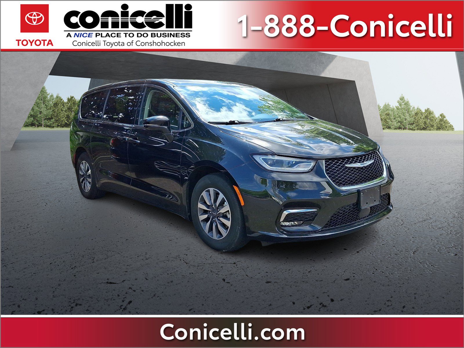 2024 Chrysler Pacifica Hybrid Select PHEV's photo