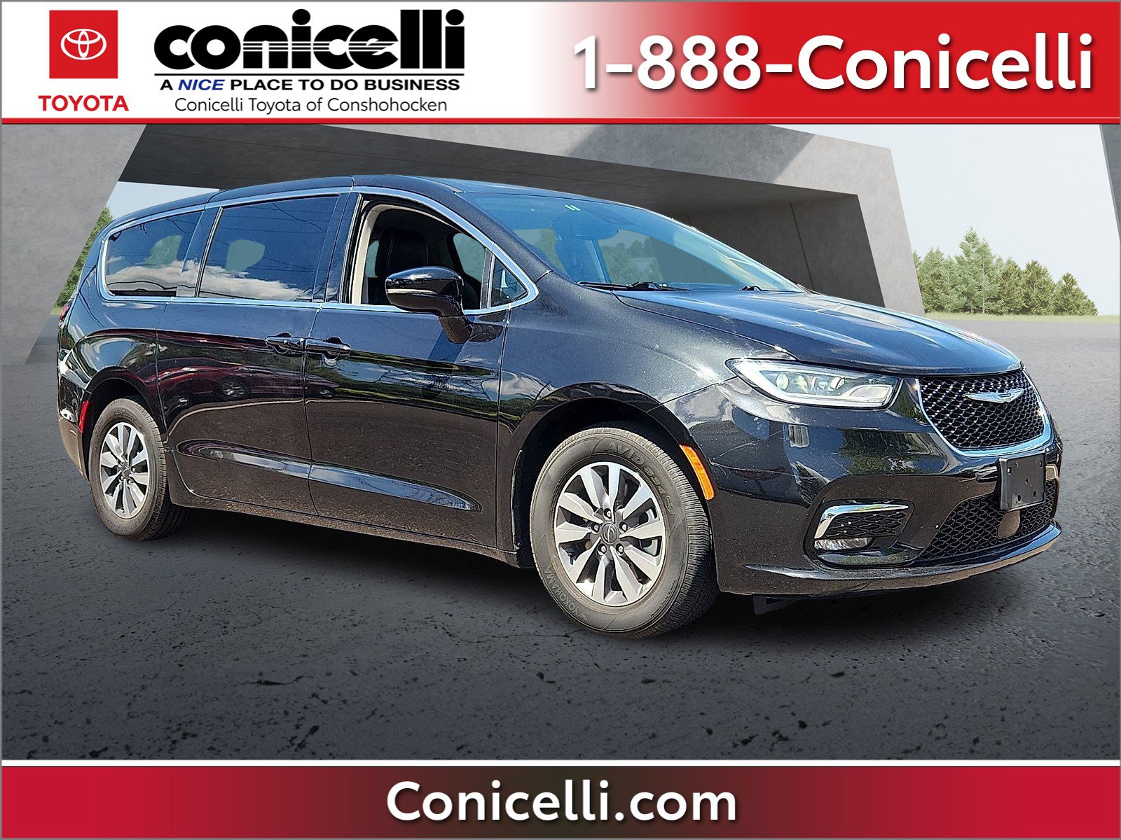2024 Chrysler Pacifica Hybrid Select PHEV's photo