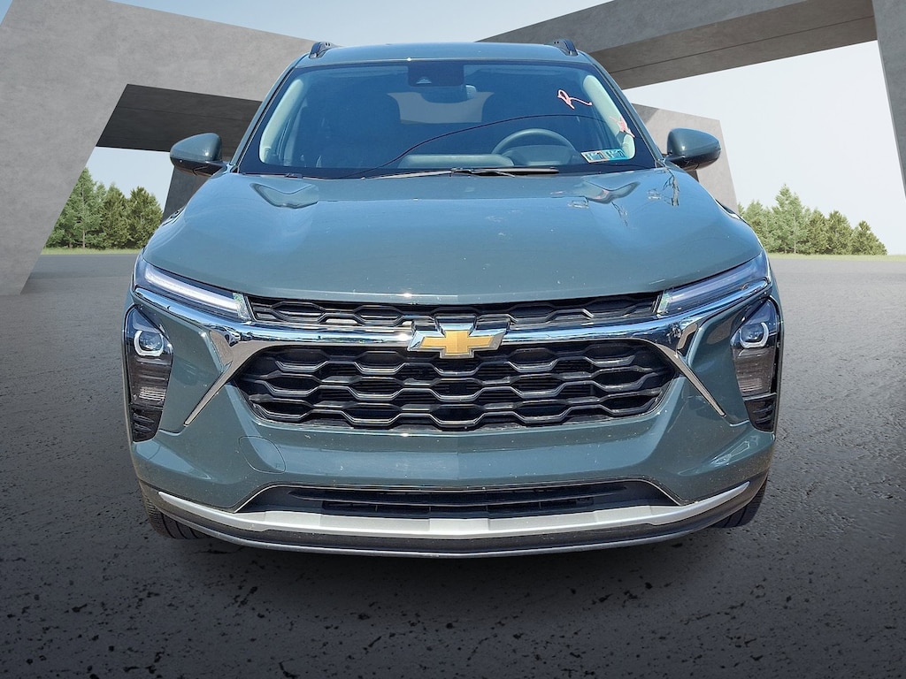 Used 2025 Chevrolet Trax LT Sport Utility