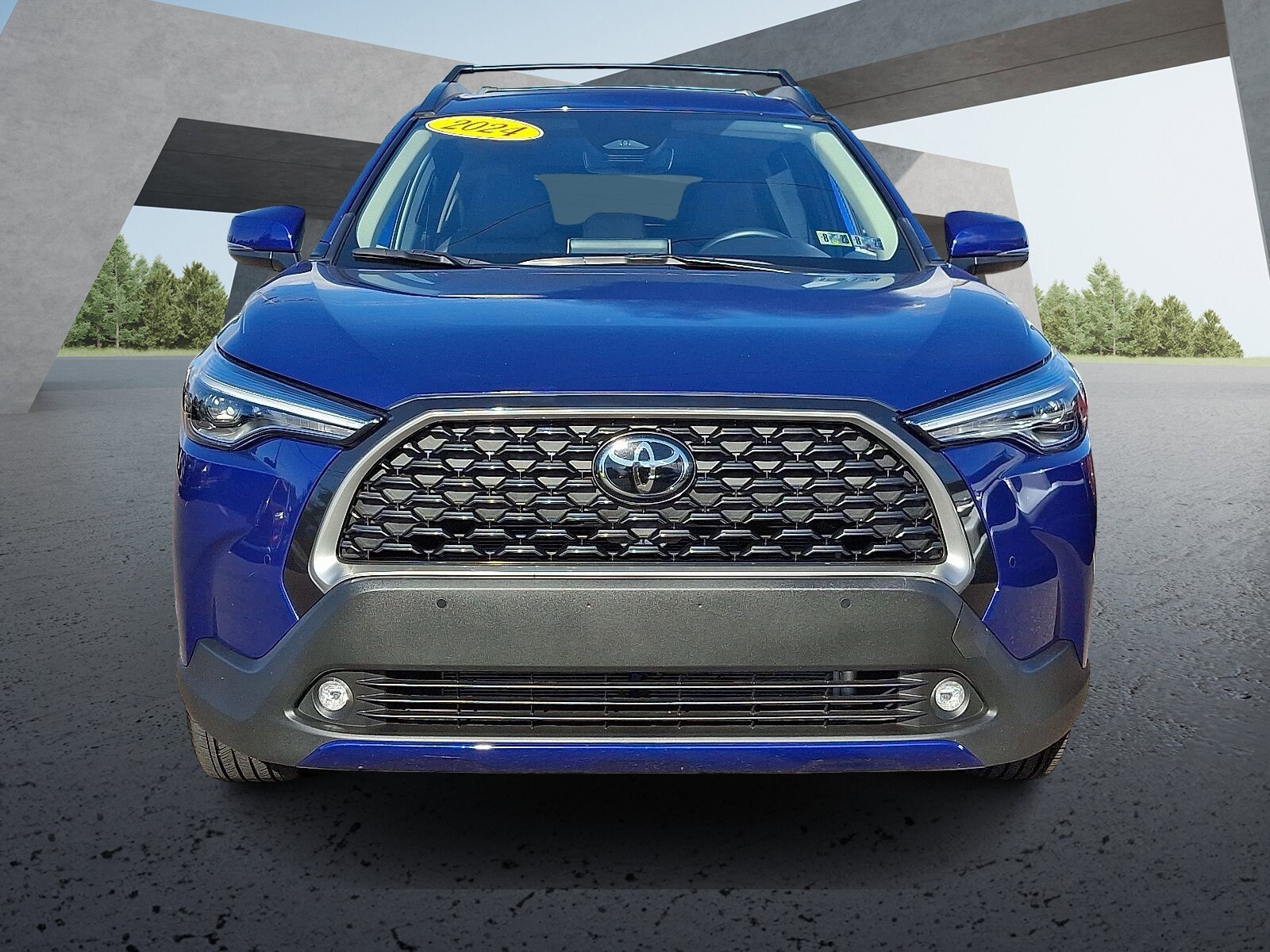 2024 Toyota Corolla Cross XLE photo 2