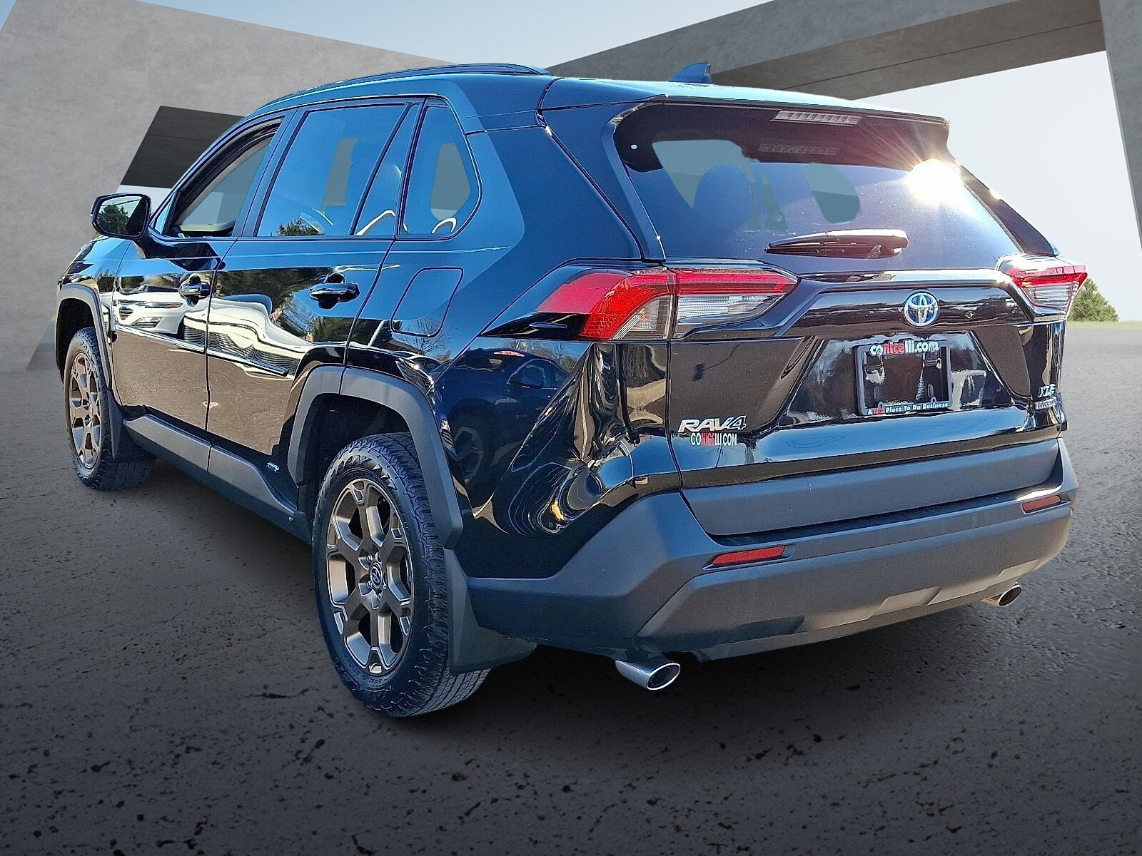 2024 Toyota RAV4 Hybrid XLE Premium photo 3