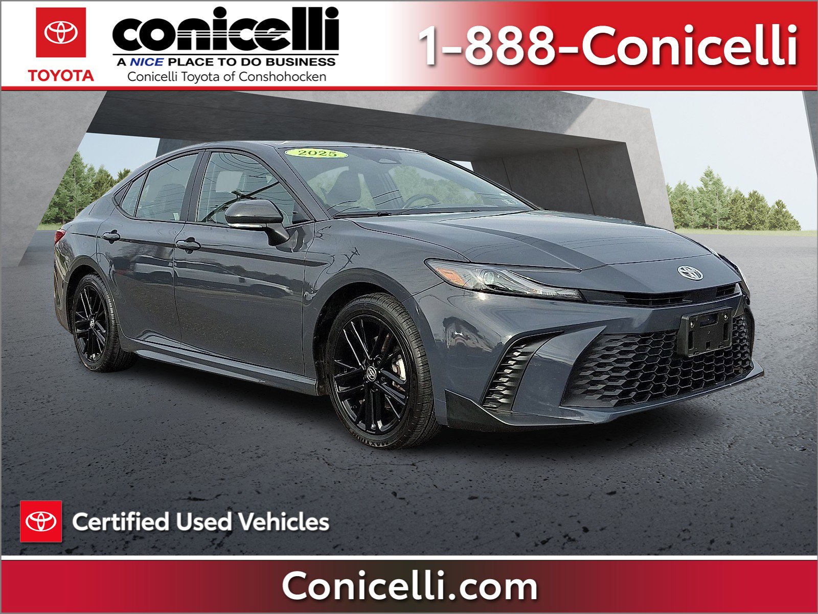 2025 Toyota Camry SE's photo