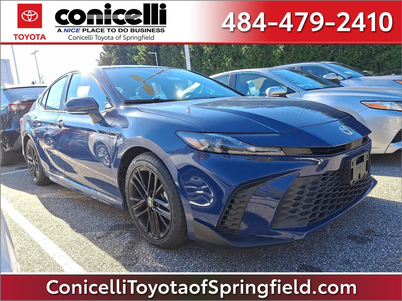 2025 Toyota Camry SE's photo