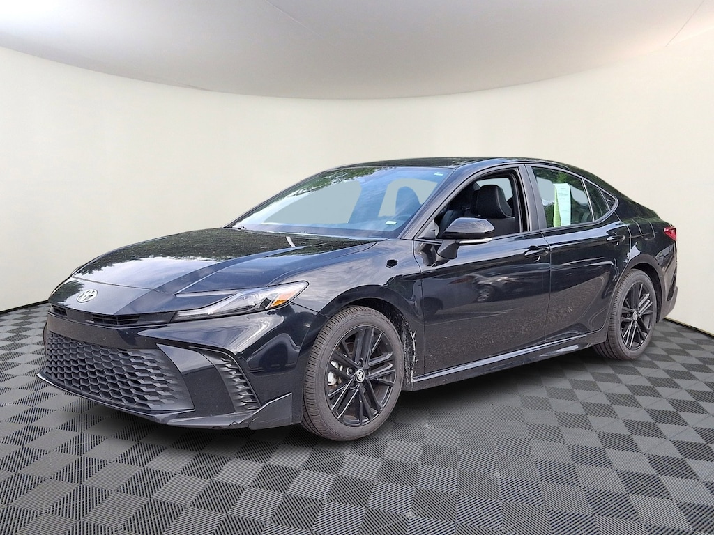 Used 2025 Toyota Camry SE Sedan