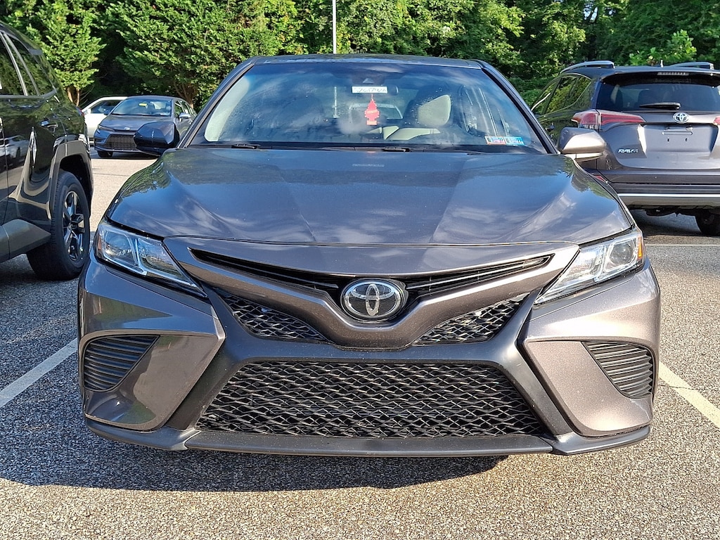 Used 2019 Toyota Camry SE Sedan