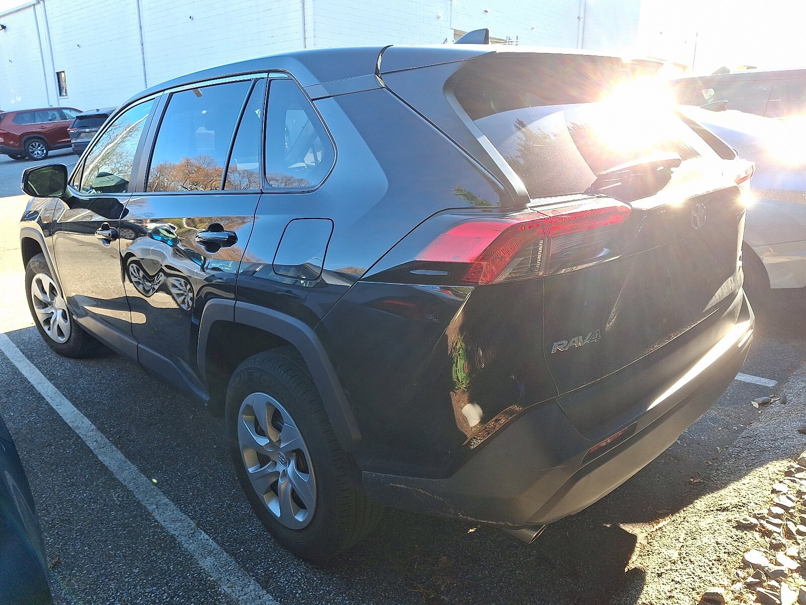 2023 Toyota RAV4 LE photo 2