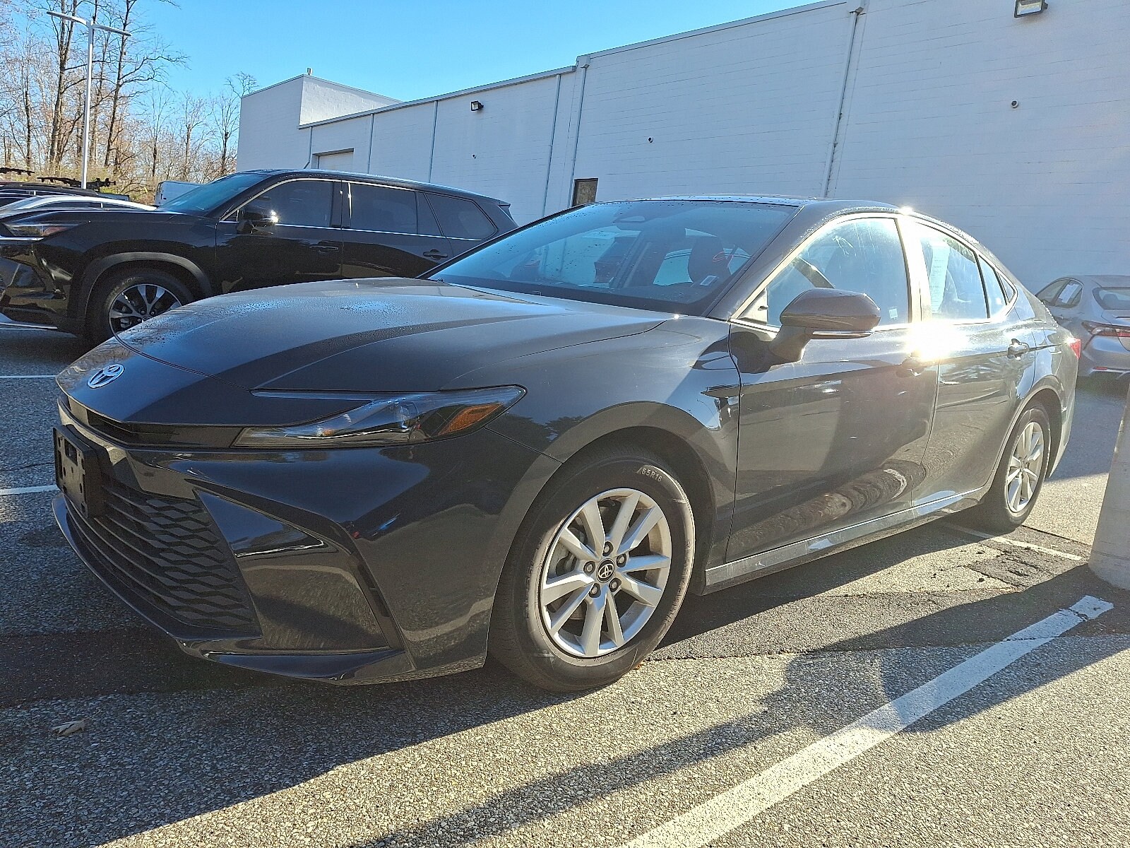 2025 Toyota Camry LE photo 2