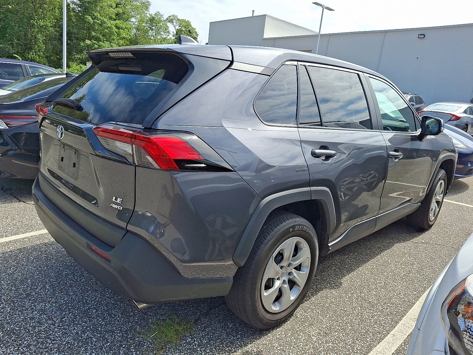 2023 Toyota RAV4 LE photo 3