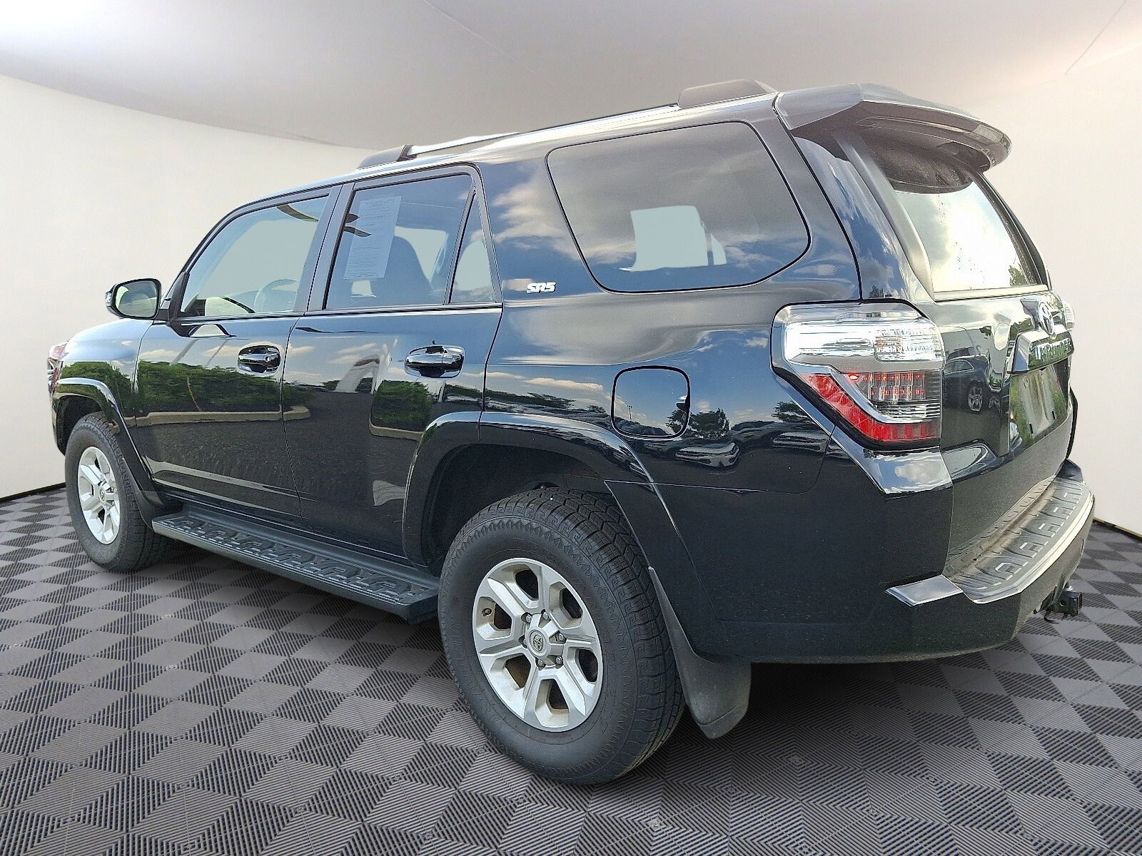 2021 Toyota 4Runner SR5 Premium photo 4
