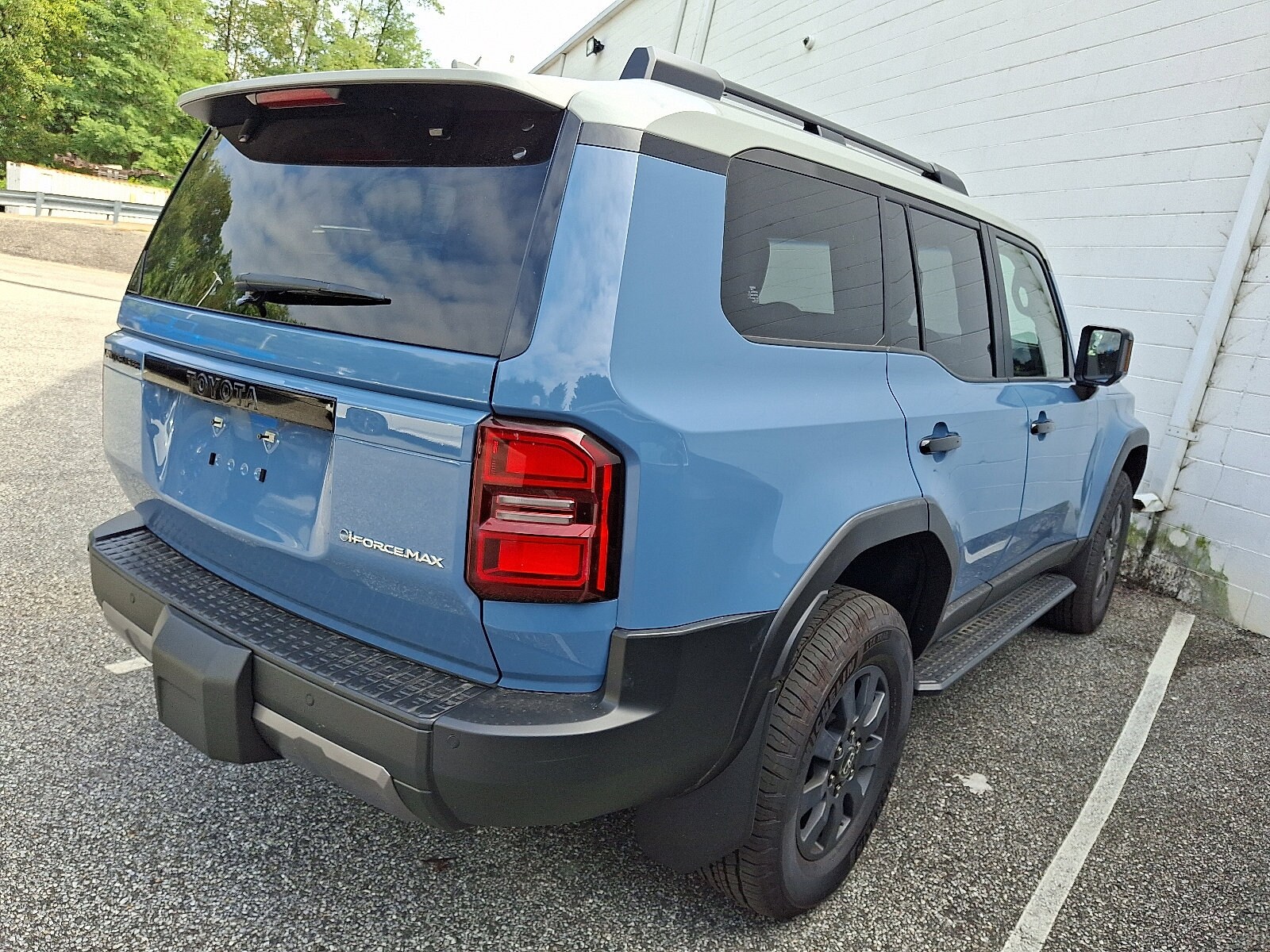 2025 Toyota Land Cruiser Base photo 3