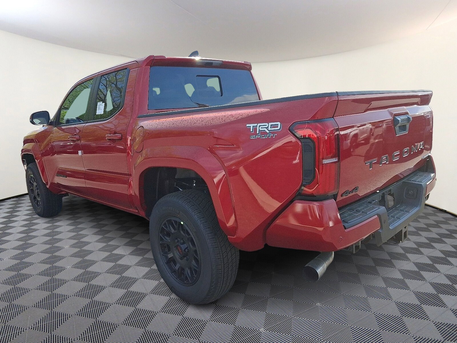 2025 Toyota Tacoma TRD Sport photo 4