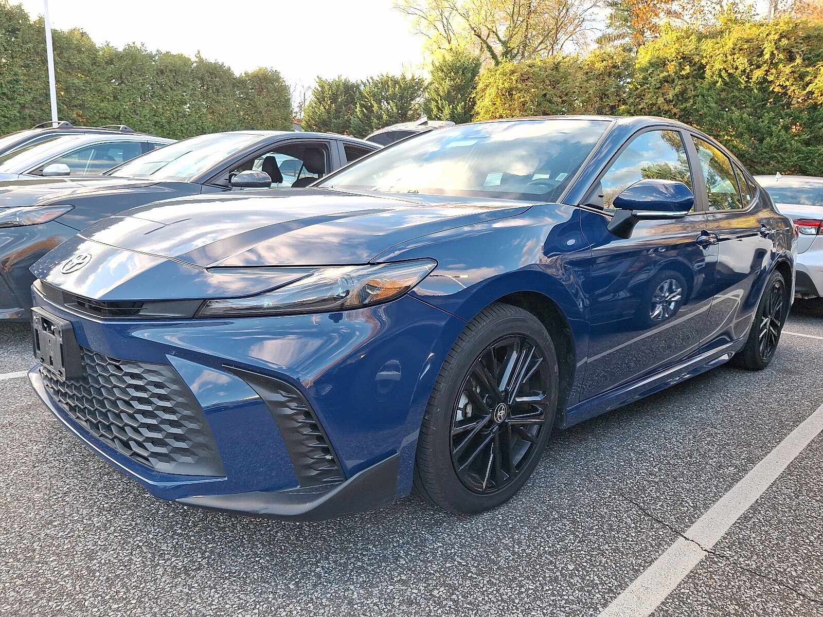 2025 Toyota Camry SE photo 2